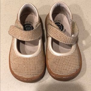 Livie and Luca Gemma  gold shoes